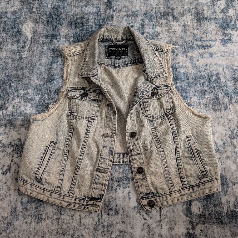 EUC Forever 21 Acid Wash Jean Denim Vest Distressed Button Up Size 3X Y2K